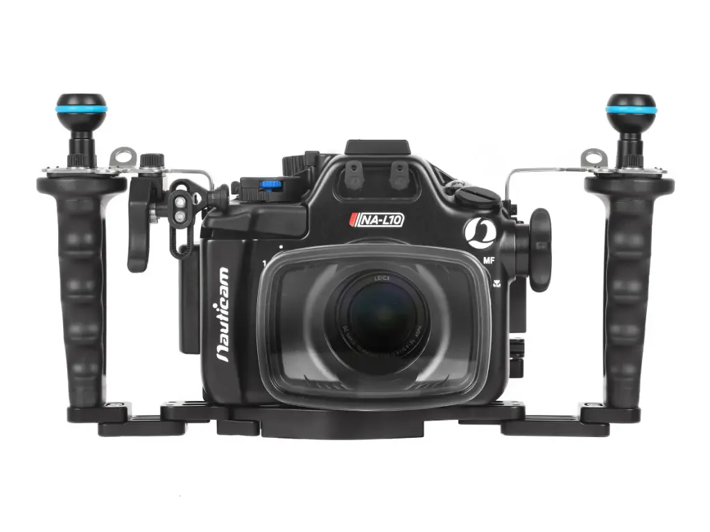 Nauticam NA-L10 Pro Package for Panasonic Lumix L10 (inc. flexitray, right handle, two balls, M16 valve, shutter extension)